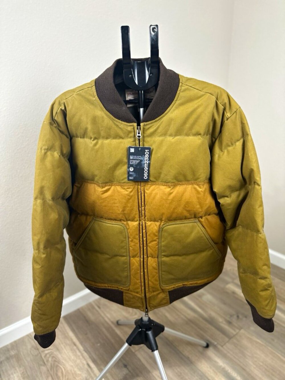 Filson Men’s XL Olive Tan 650 Fill Goose Down Cotton Puffer Bomber Jacket